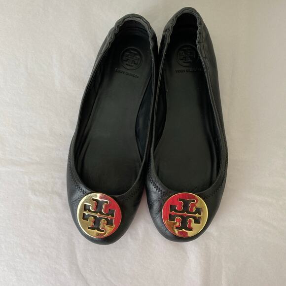Tory Burch Reva Flats Size 8 Black Gold Leather Logo Travel Ballet *well worn - Picture 6 of 13
